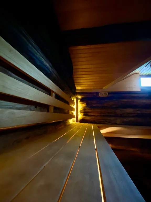 Большой дом у реки с баней в 2 часах от СПб