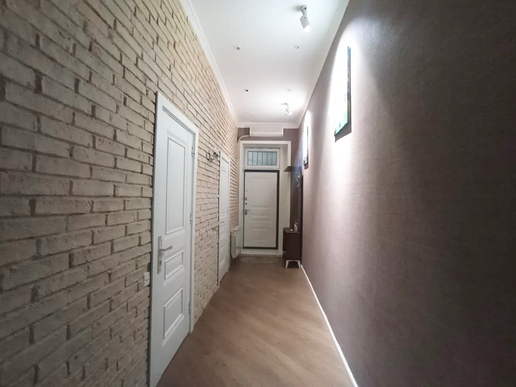 Yellow bouleward аpartment