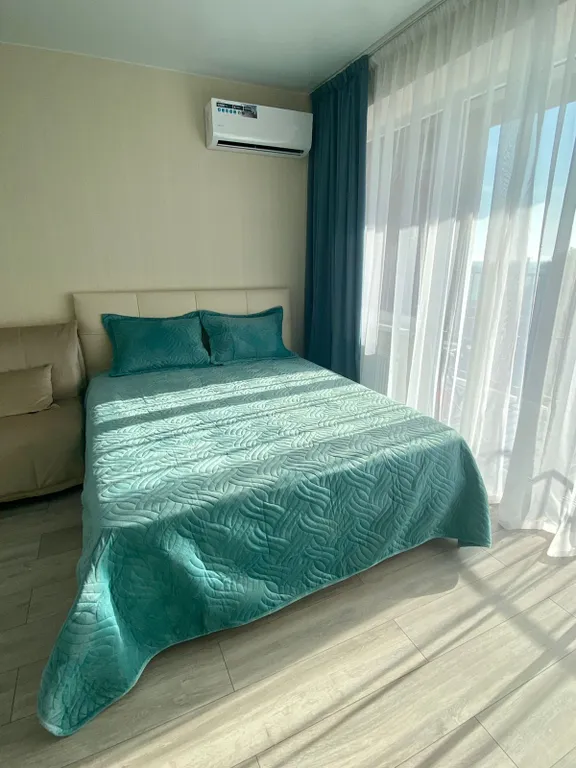 Просторная студия у моря