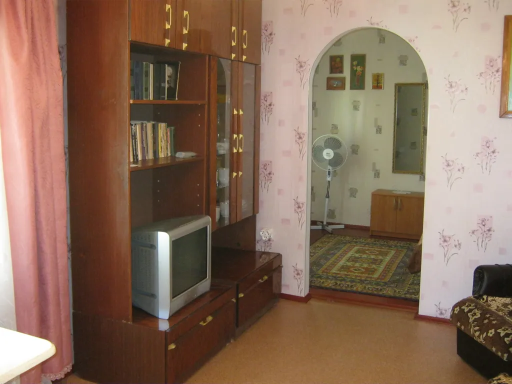 Квартира Квартира в частном доме с отдельным входом и балконом в центре — Евпатория