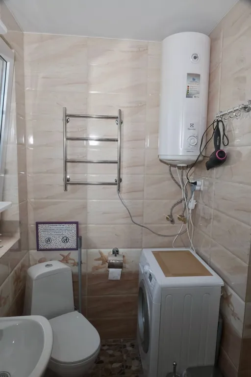 Половина дома с отдельным входом, с садом на берегу Чёрного моря