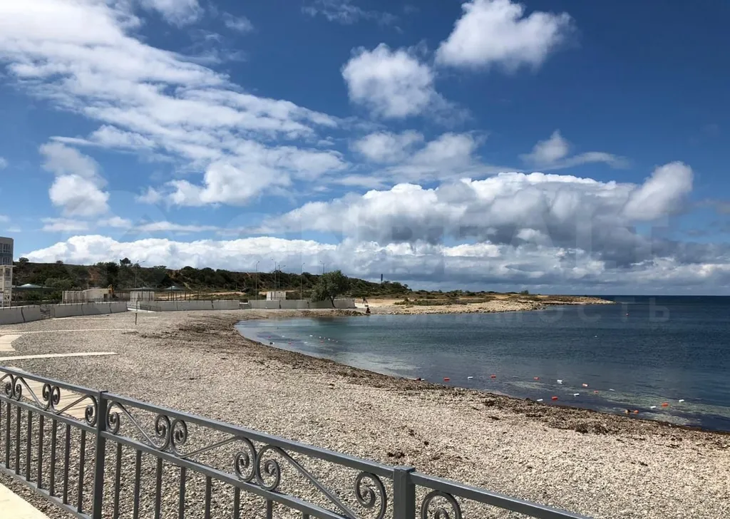 Видовые апартаменты на берегу моря с видом на море с бассейном