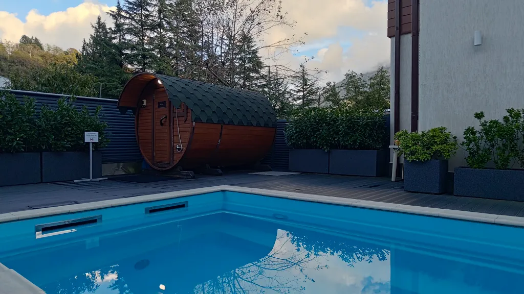 Центр. Студия+бассейн и сауна