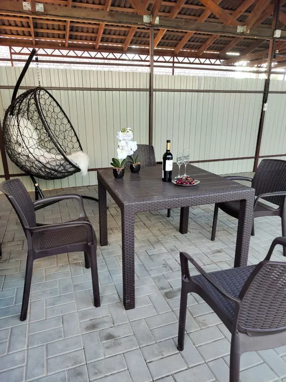 Дом в центре города рядом с набережной