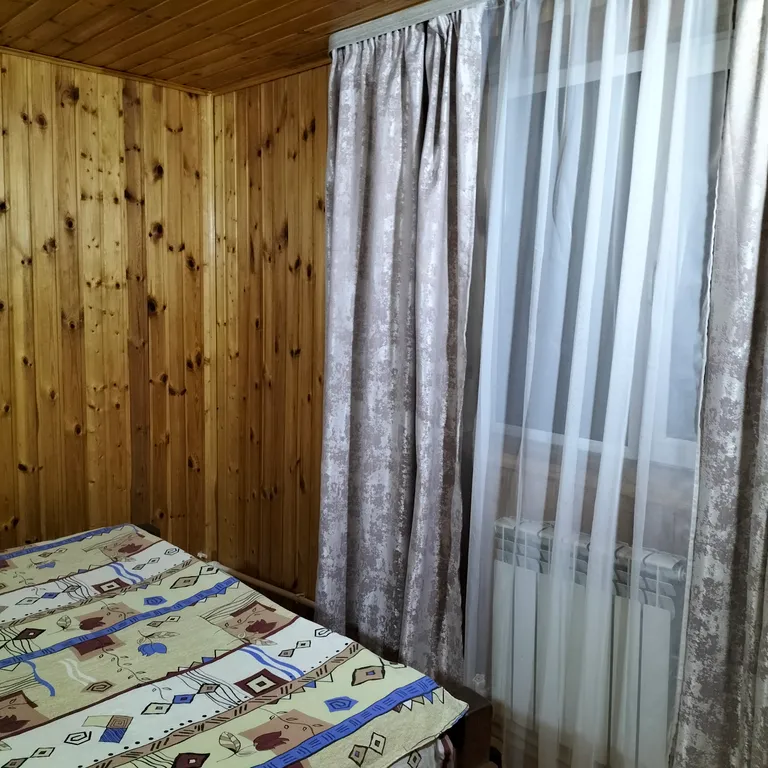 Дом коттедж в черте города