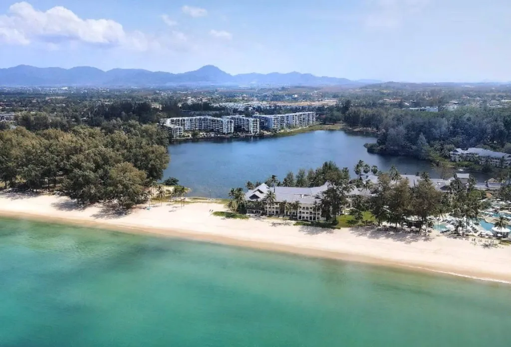 Просторные апартаменты в лагуне на Бангтао с видом на озеро и море