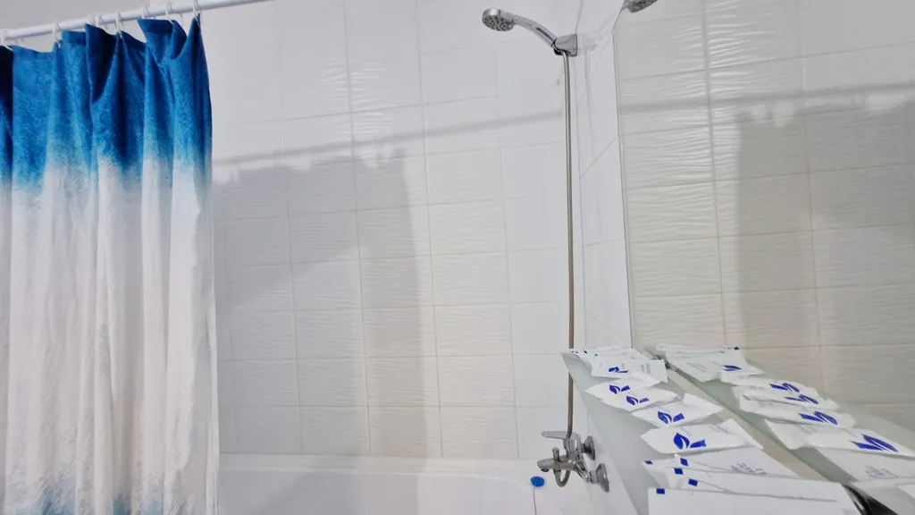 Квартира Уютная евро однушка с видом на бассейн — Варваровка