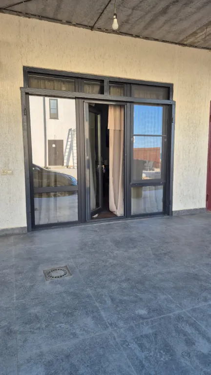 Комната на берегу моря