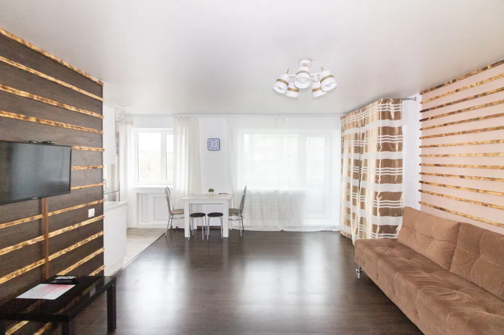 Двухкомнатная квартира евроформата в центре с видом на Тагильский пруд