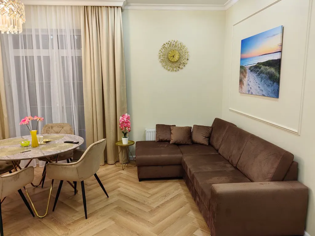 Новые двухкомнатные апартаменты West Wave рядом с бассейнами Баден СПА