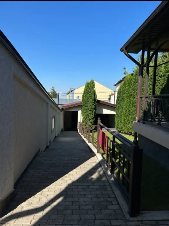 Просторный дом в районе центра