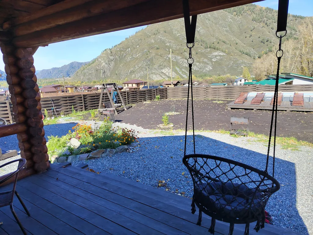 Уютный домик с видом на горы