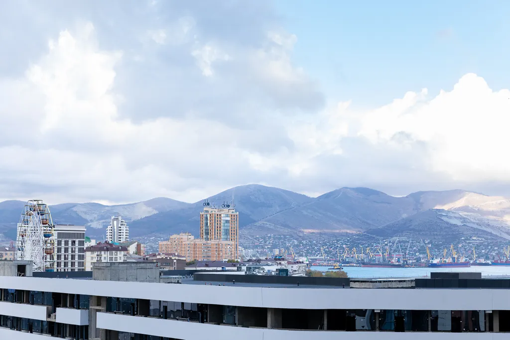 Стильная двухкомнатная квартира у моря