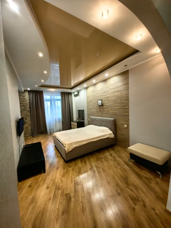 Квартира Просторная однокомнатная квартира с частичным видом на Волгу — Самара