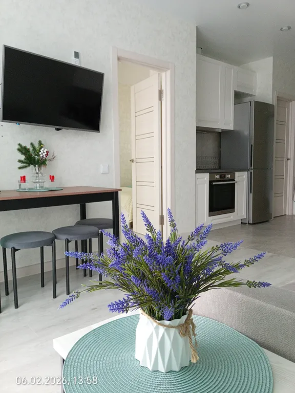 Уютная современная евродвушка с шикарным видом из панорамных окон