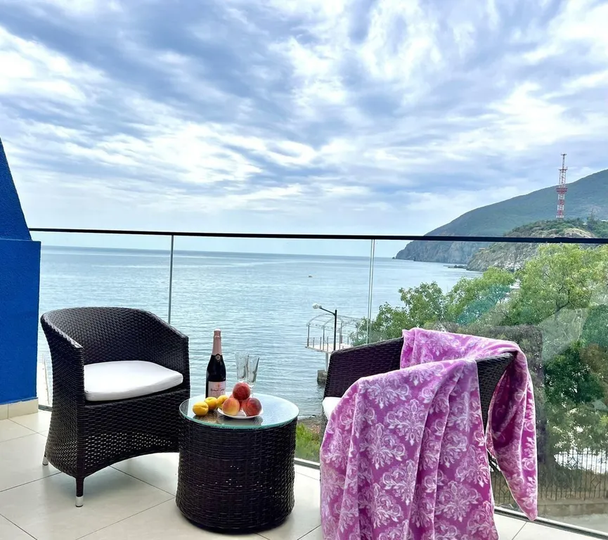 Уютная студия на первой линии моря