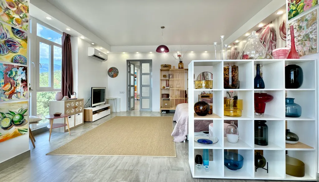 Квартира с дизайнерским ремонтом и видом на море Восход Ялта