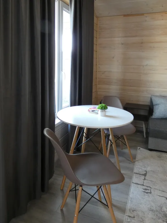 Уютный четырёхместный Домик с двуспальной кроватью