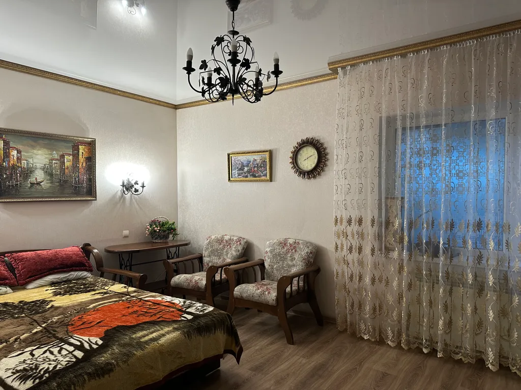 Дом под ключ с бассейном и стоянкой для авто на пл. Первомайской