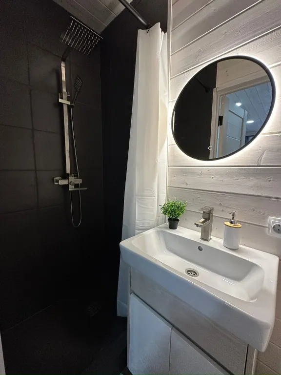 Уютный домик с парковкой