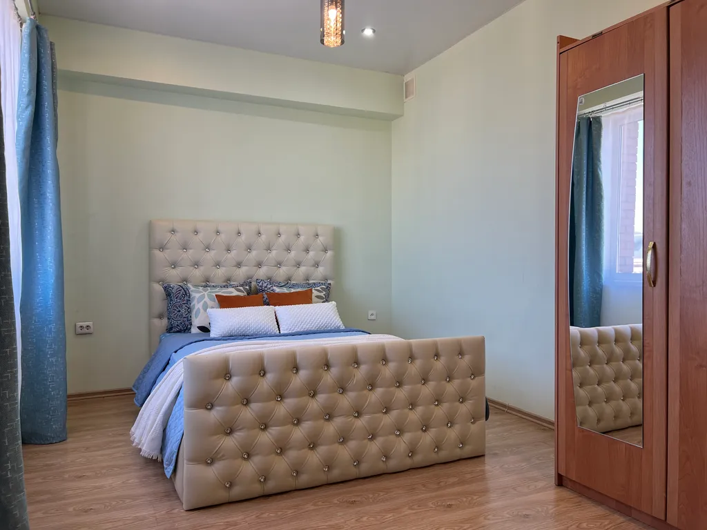 Теплая евро 2-к квартира на саянах. Не берем оплату за финальную уборку