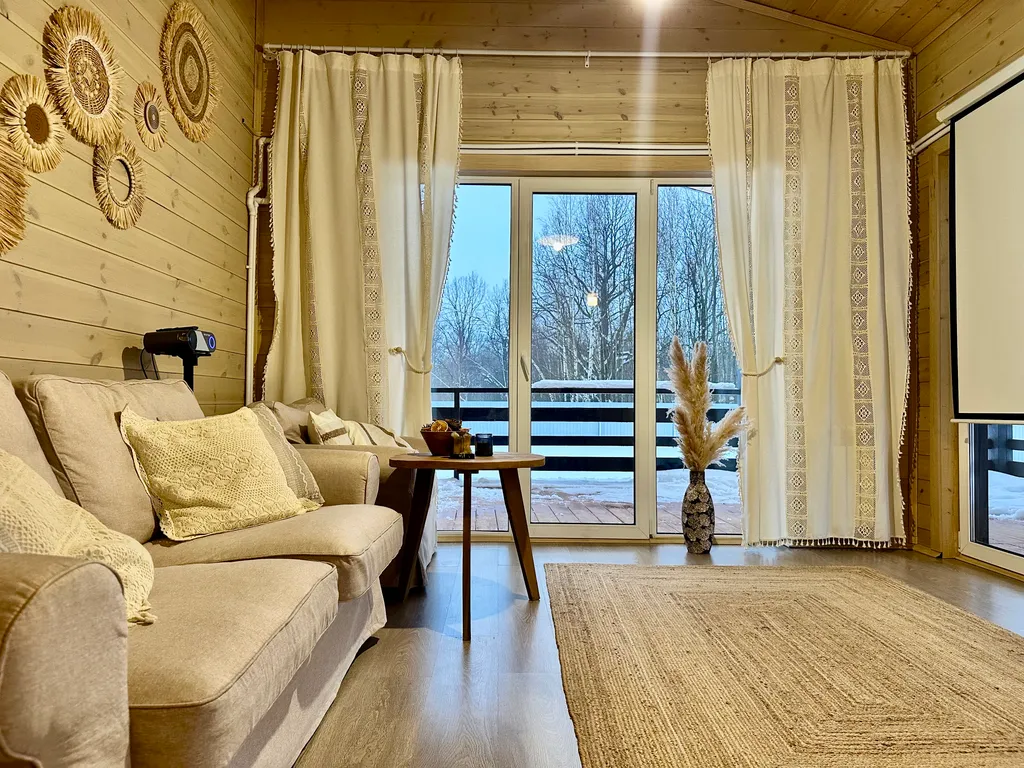 Домик в деревне На Бали Бывали с видом на лес