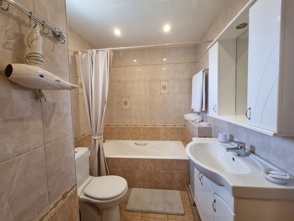 Коттедж с видом на море и открытым бассейном