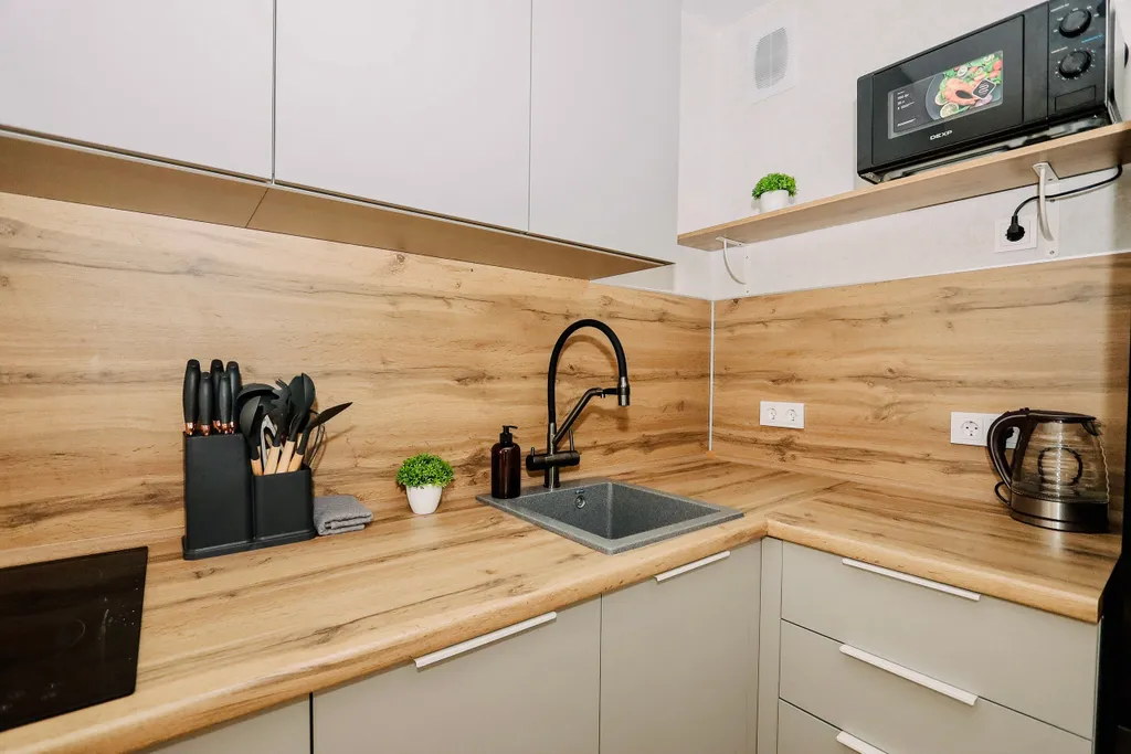 Дизaйнepcкая квартиpа пpемиум-клаccа c бaлкoном