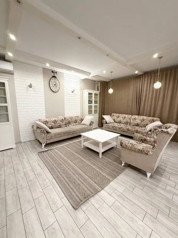 Просторный уютный коттедж с сауной и удобной транспортной развязкой