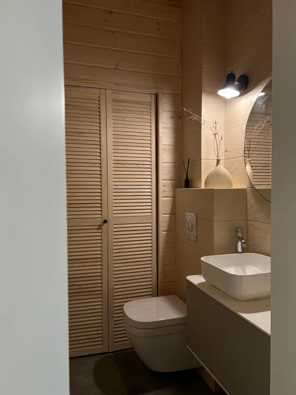 С сауной и камином одноэтажный барн в березовой роще