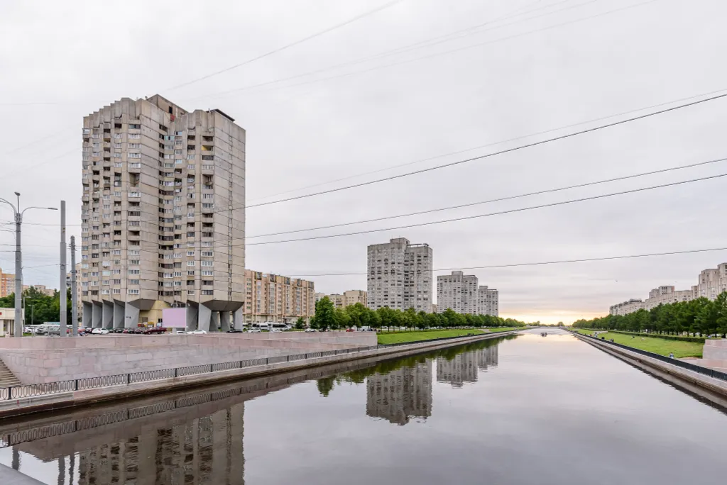 Квартира Прекрасная квартира Novosmolenskaya 2 с двумя балконами — Санкт-Петербург