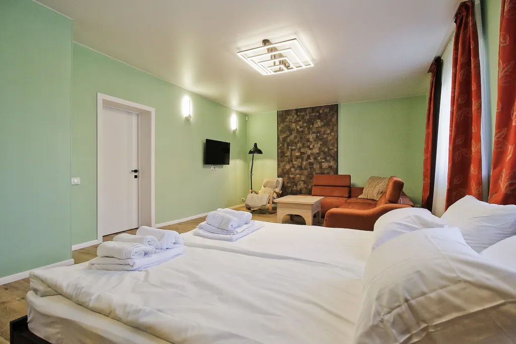 Двухэтaжный кoттeдж площадью 200