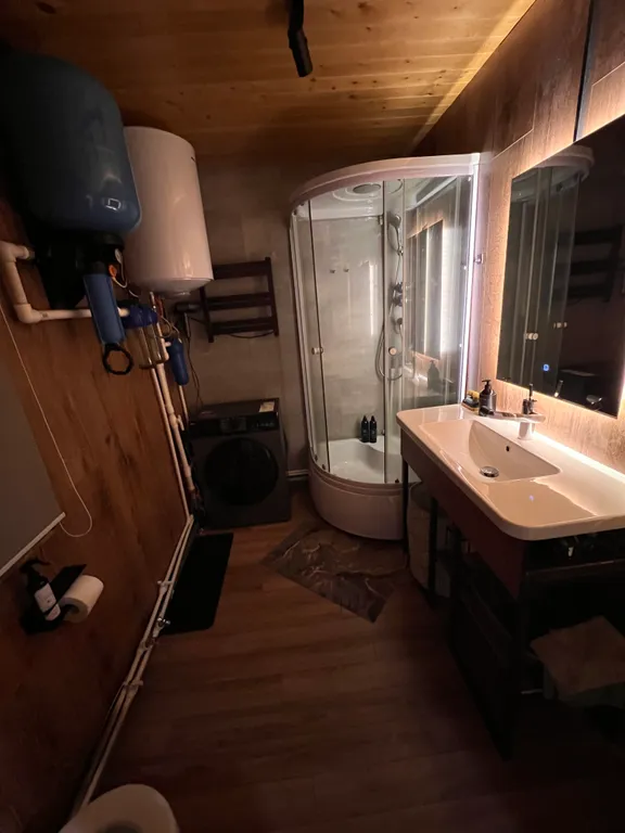 Коттедж Загородный дом со всеми удобствами рядом с речкой и озером — Рябово