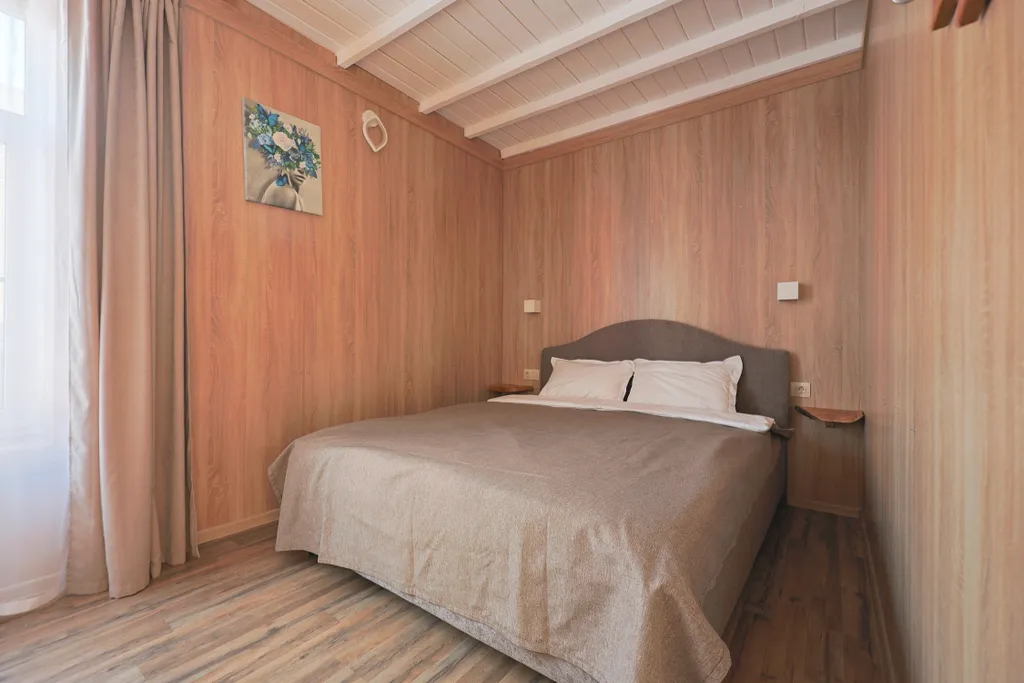 Двухэтажный коттедж с кондиционером, с видом на реку