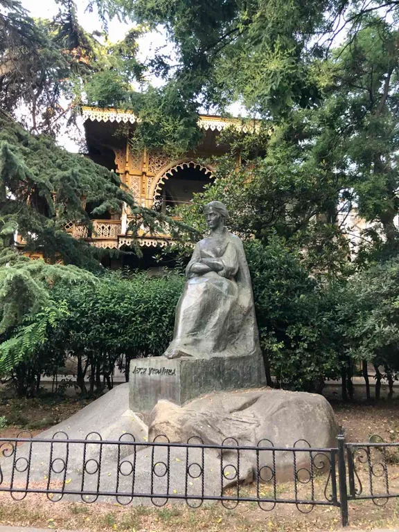 Квартира Квартира в дворянском особняке на набережной — Ялта