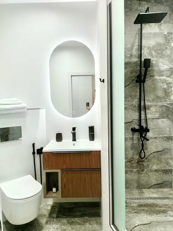 Студия с дизайнерским ремонтом в центре города