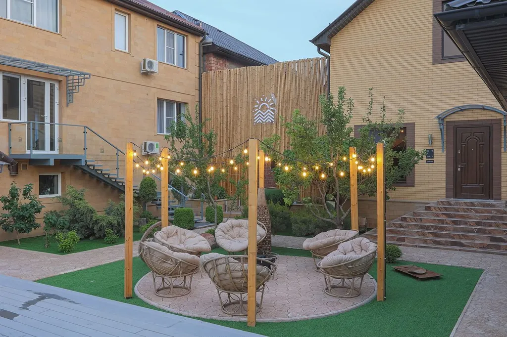 Бассейн с подогревом и лаундж зоной