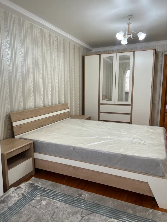 Огромная 4-комнатная квартира