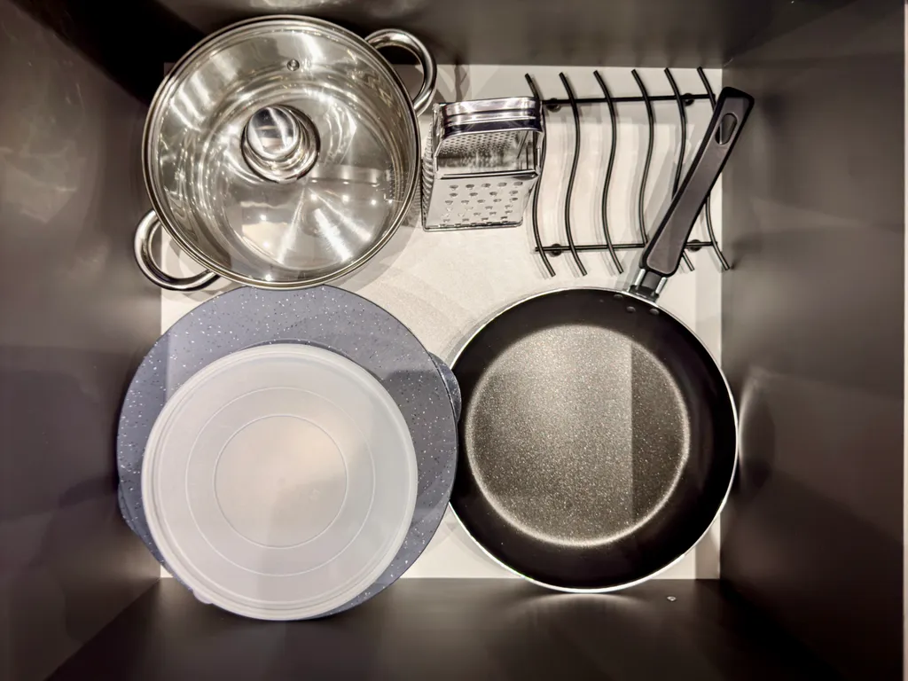 Брутальная студия в стиле лофт, панорамный вид