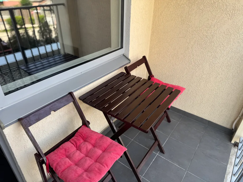 Квартира-студия с балконом возле моря