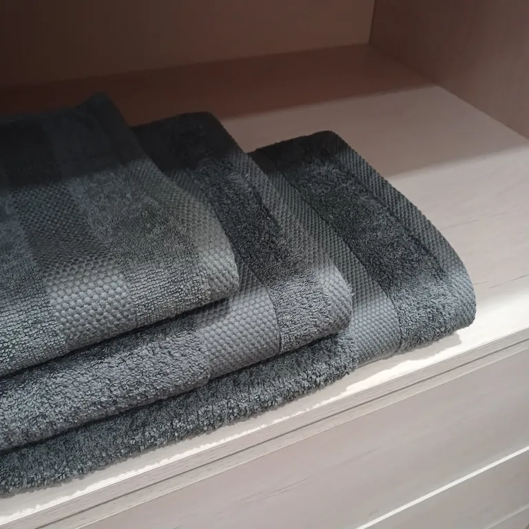 Квартира Квартира Шикарная новая студия в центре города — Омск