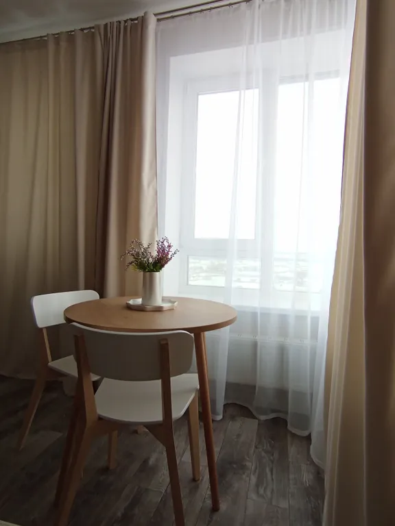 Квартира с видом на железнодорожный вокзал