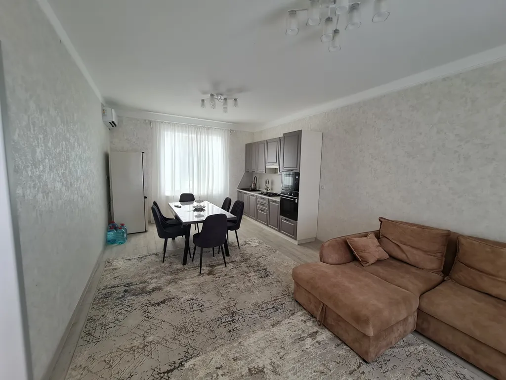 Уютный дом рядом с берегом моря