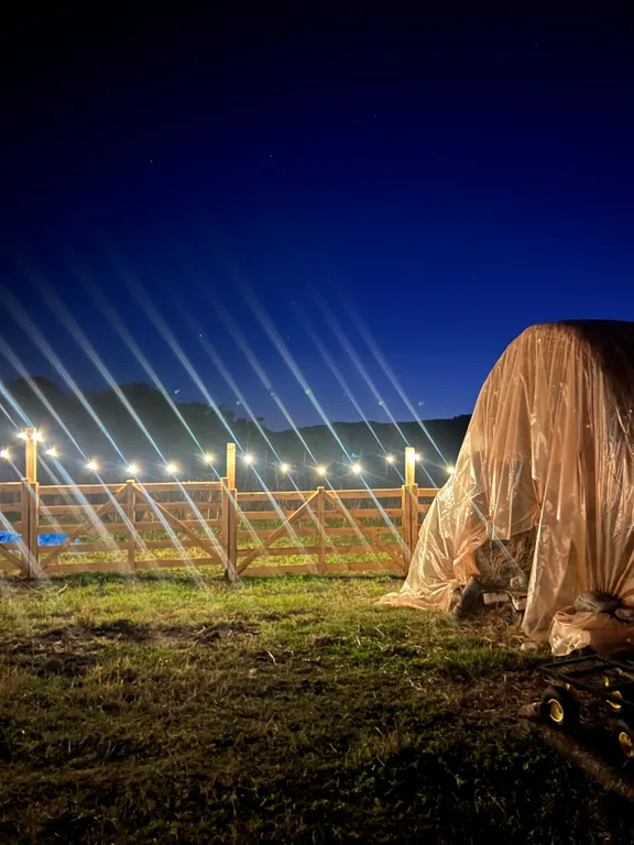 Дом в горах у реки