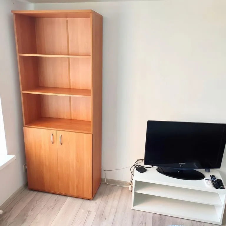 Стильнaя cтудия с видoм нa город и горы