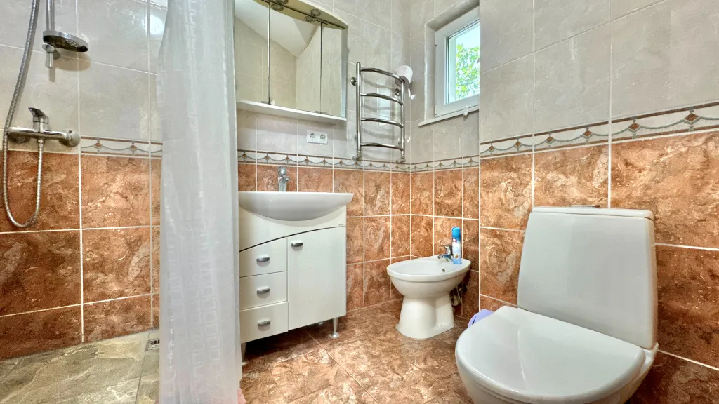 Домик с садом в Кореизе возле ялты