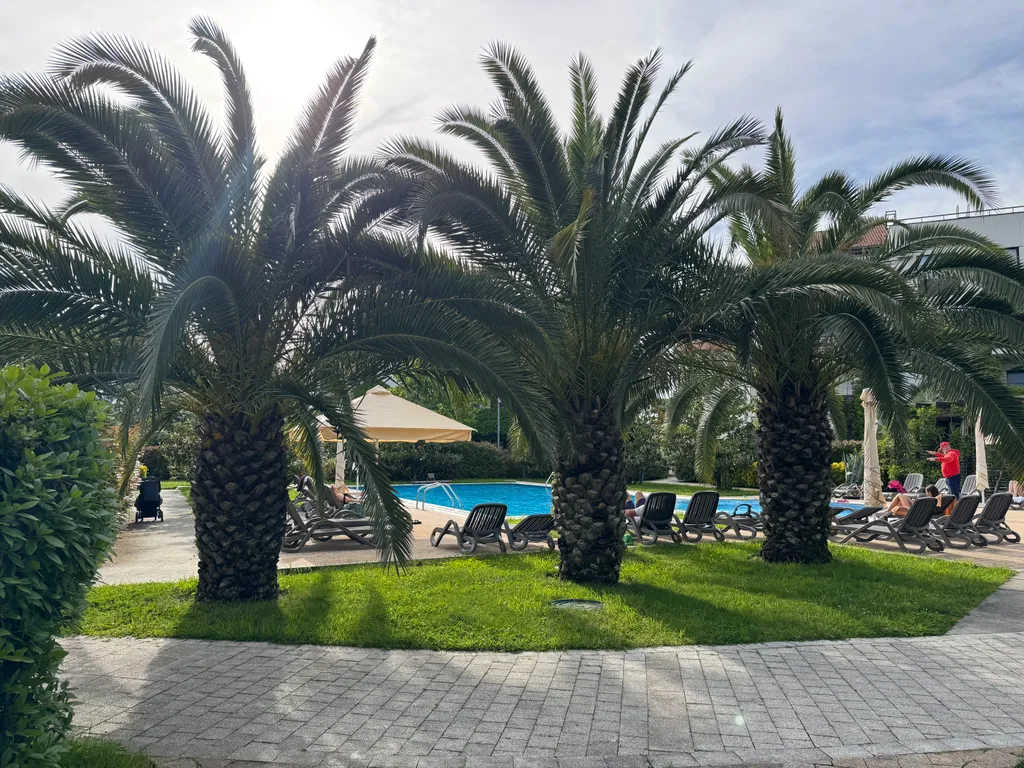 Уютная квартира в центре со своей террасой и бассейном