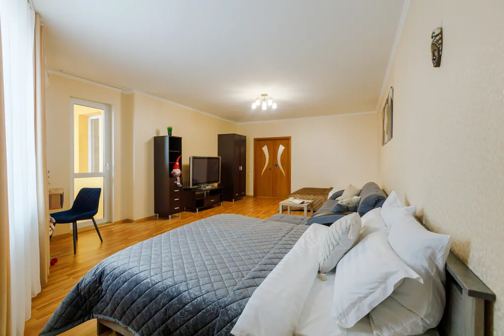 Квартира Современная двухкомнатная квартира с видом на Волгу 110 м — Самара