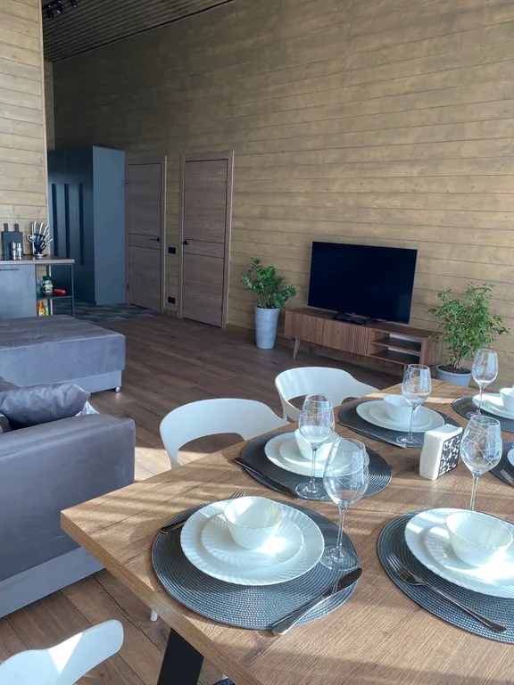 Дом в прибрежном парке