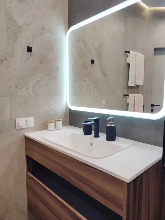 Современные, яркие апартаменты